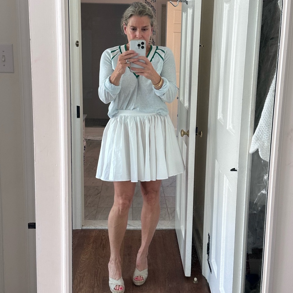 Free People NWT Gaia Skirt Optic White Small
Crisp poplin pull-on design
